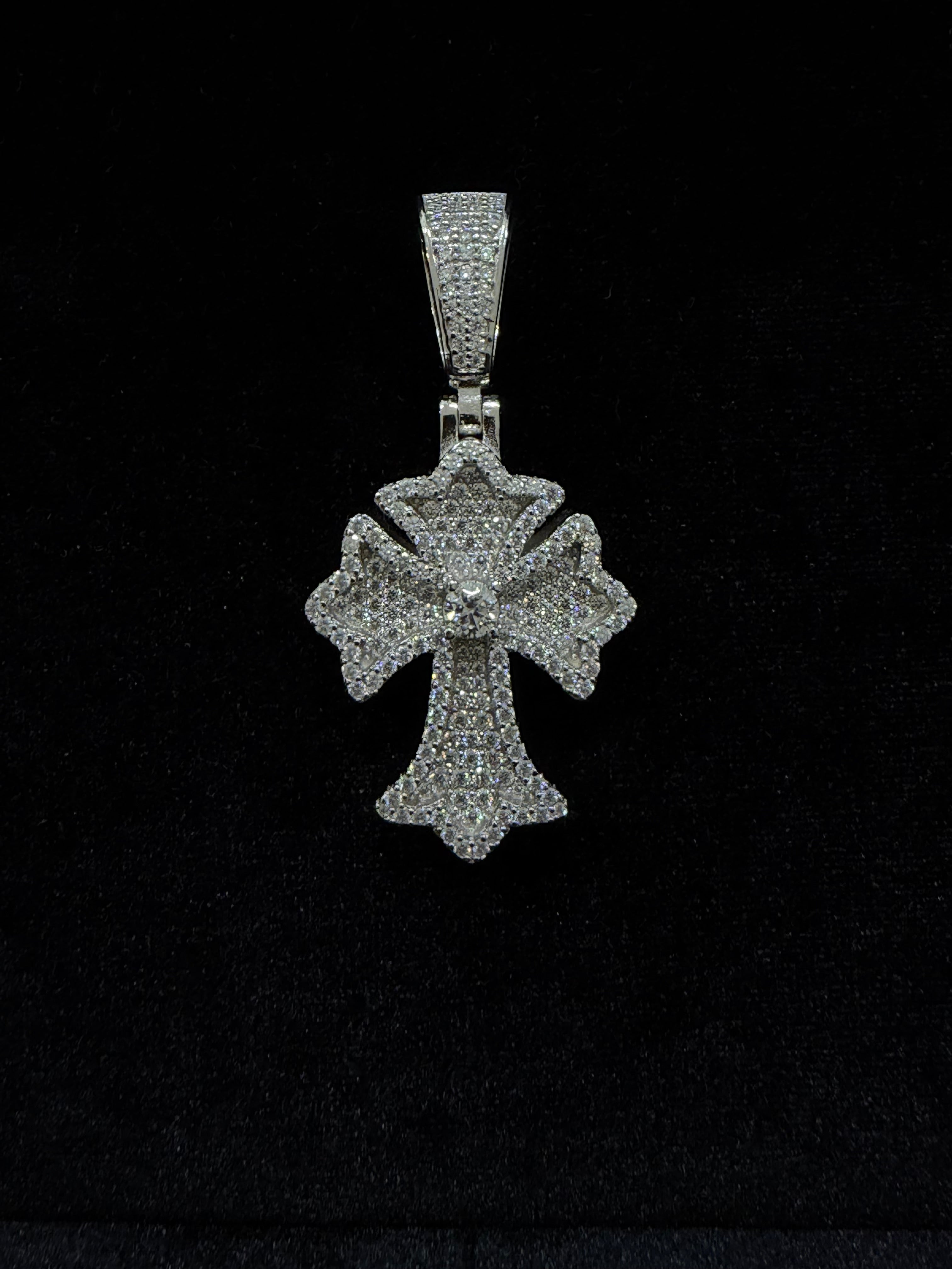 Center Stone Cross Pendant (센터 스톤 크로스 펜던트)