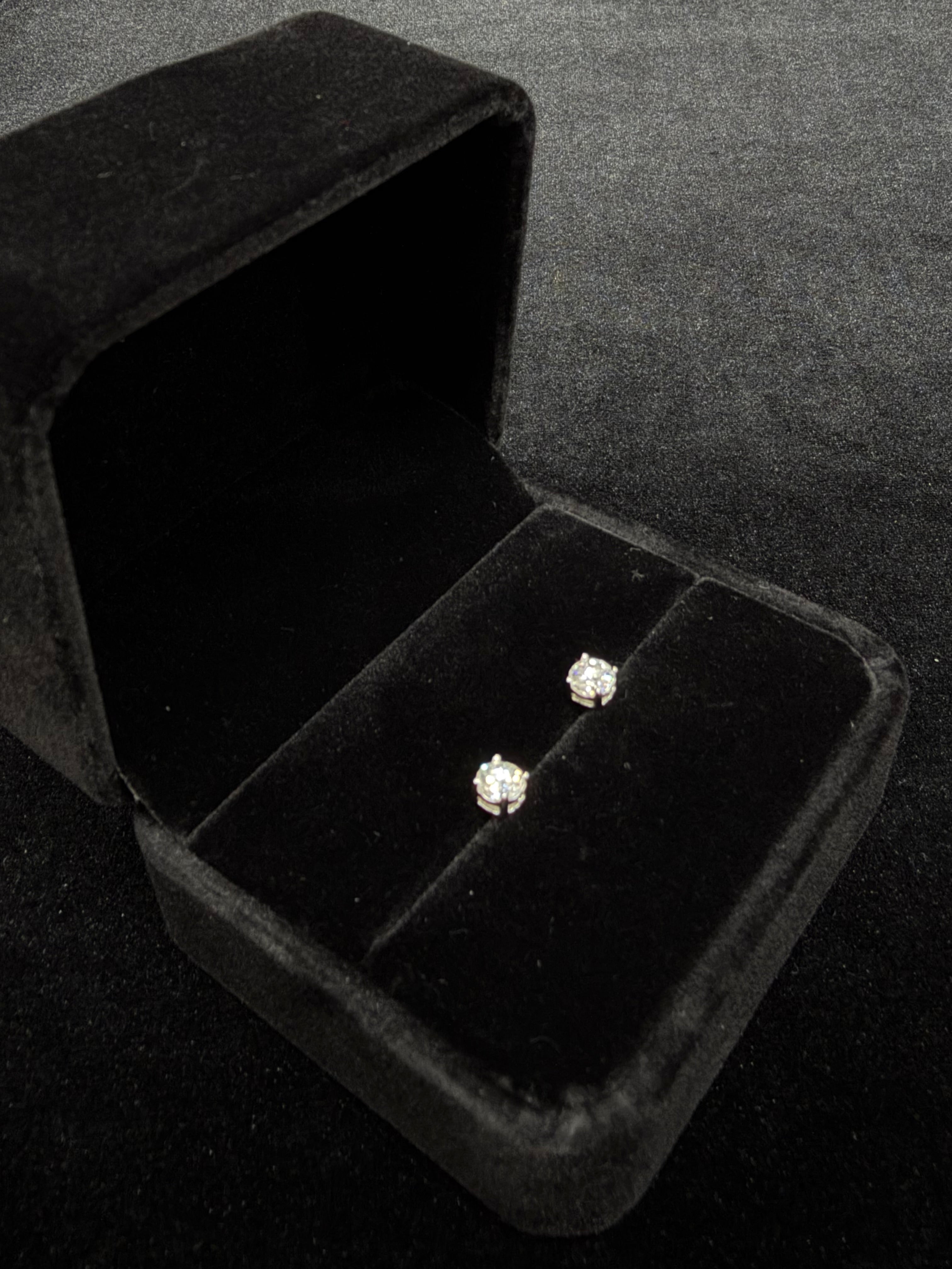 0.5CT Stud Earrings (스터드 이어링)