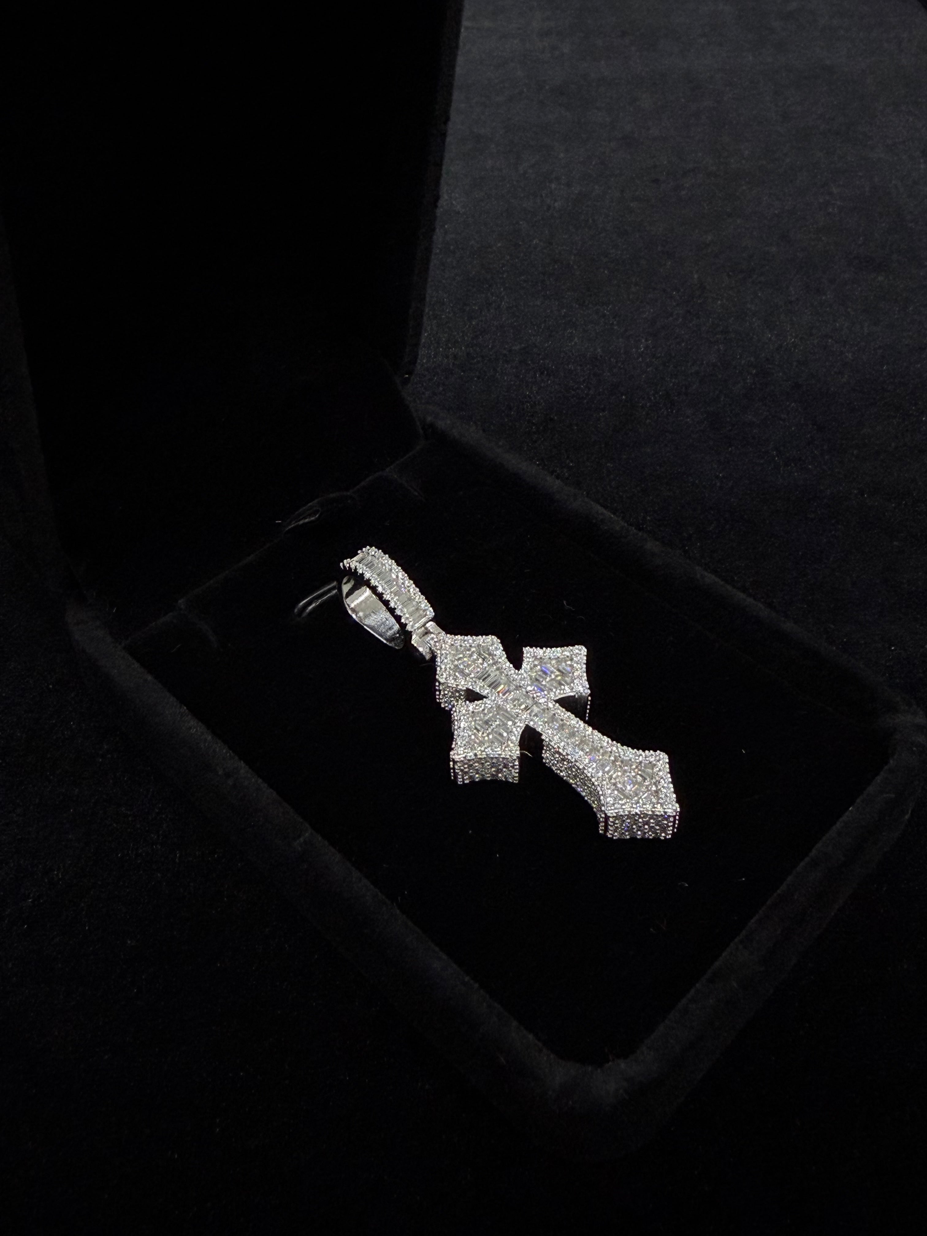 Sword Cross Pendant (소드 크로스 펜던트)