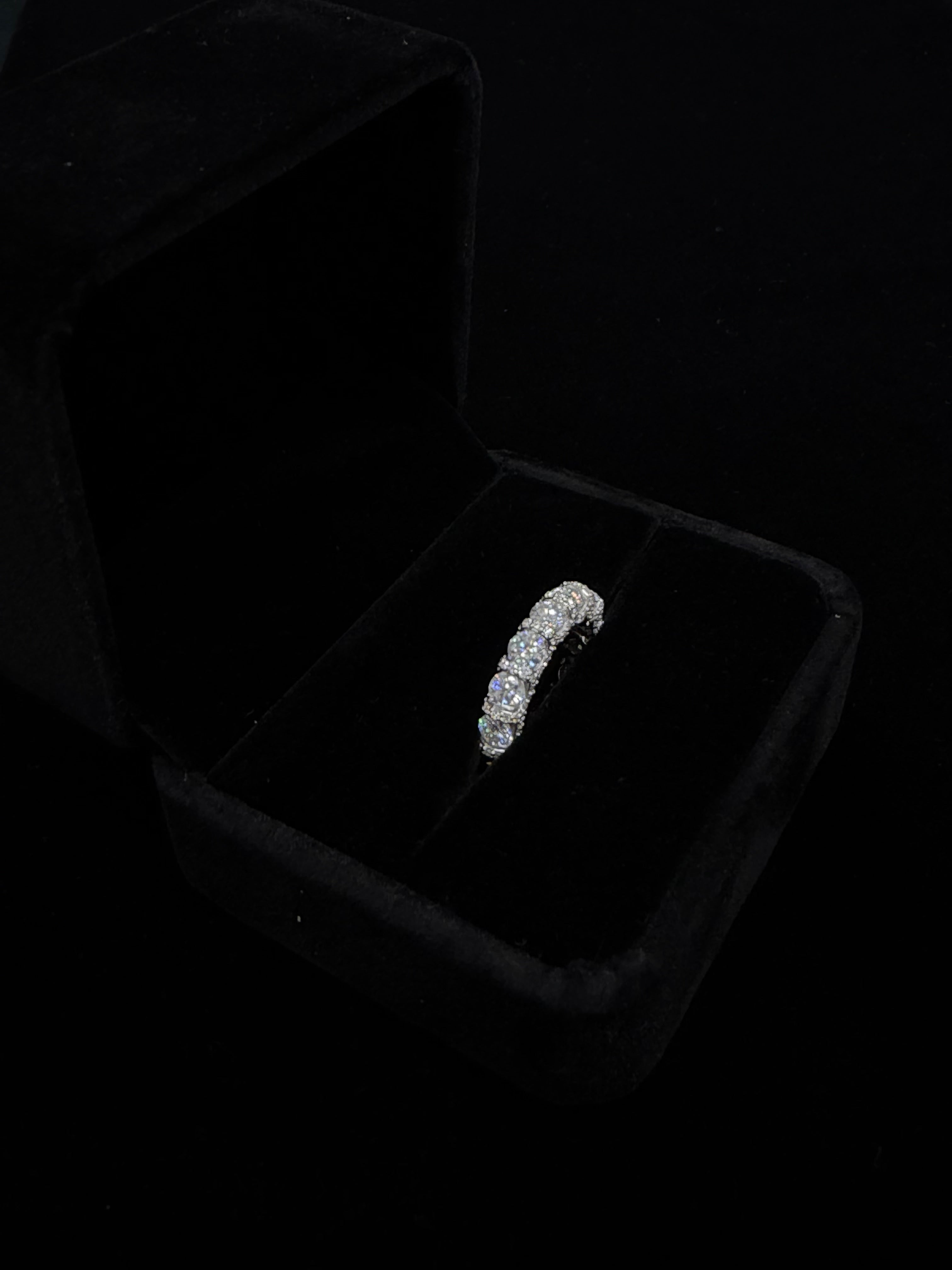 Full iced Eternity Ring (이터니티 링)