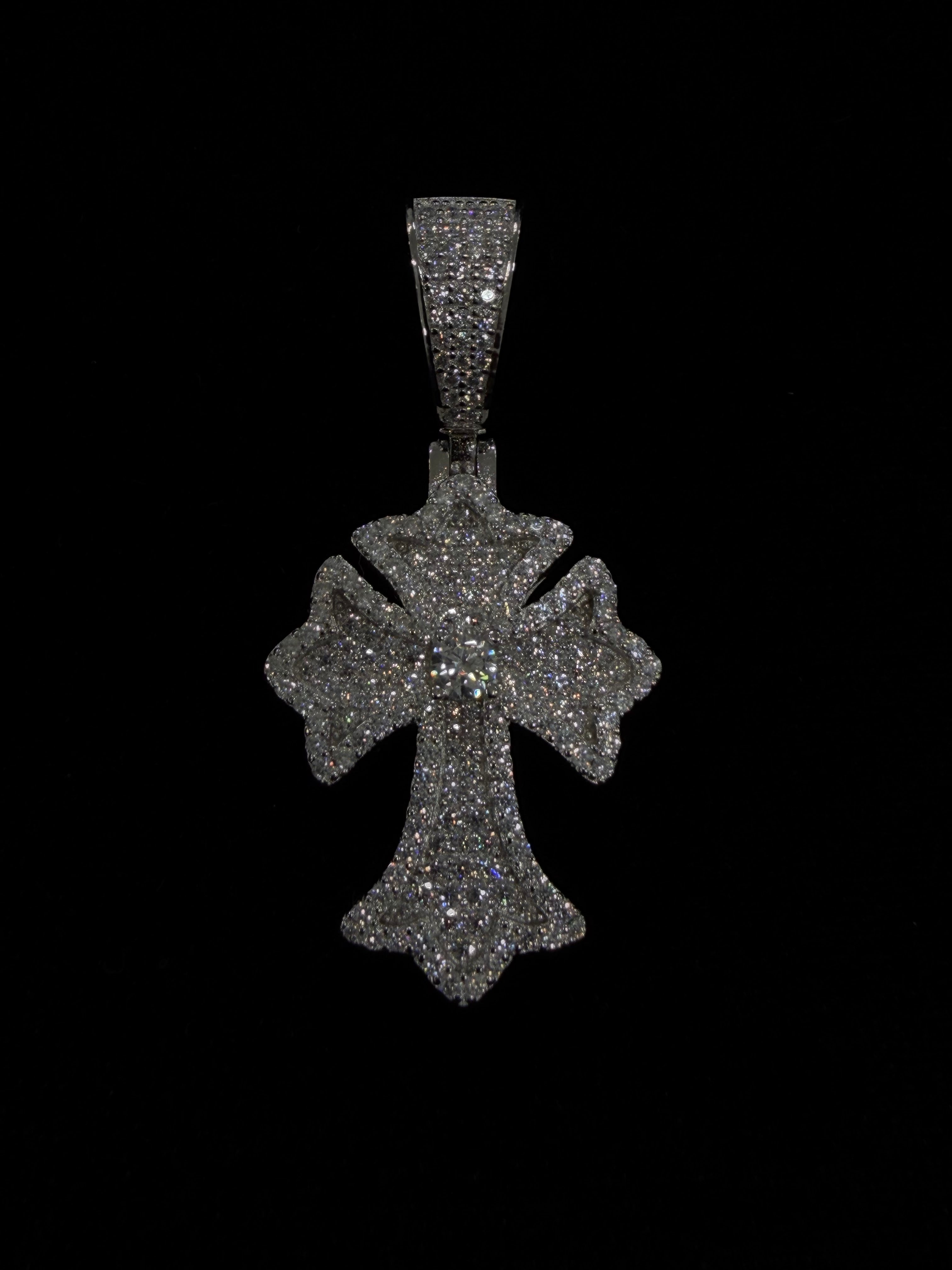Center Stone Cross Pendant (센터 스톤 크로스 펜던트)